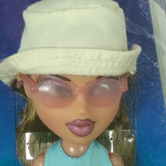 Bratz Beach Party Yasmin Doll 2002 Limited Edition NIB MGA Free Poster Vintage - Picture 5 of 12